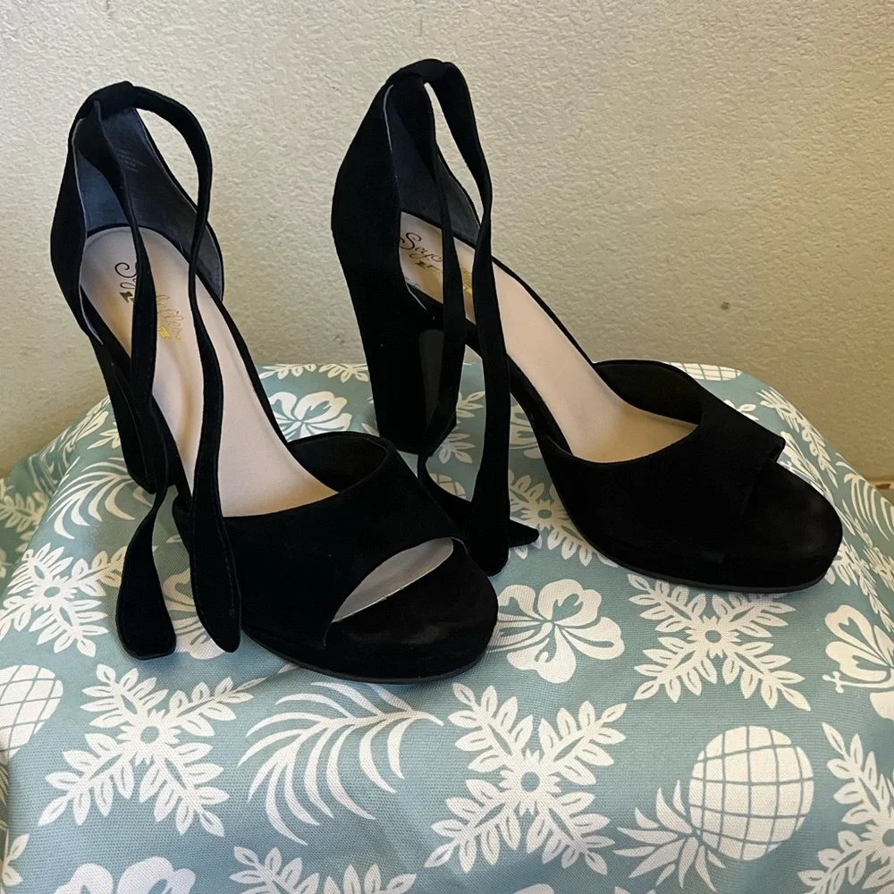 Seychelles black suede